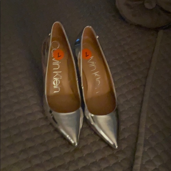 High Heels - Picture 2 of 3